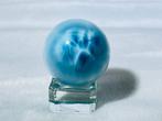 Rust in het blauw – Premium Larimar Kristallen Bol