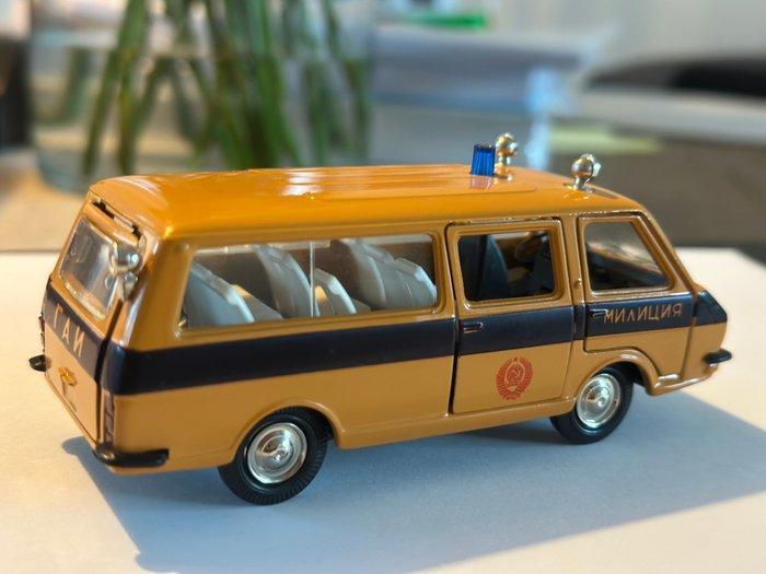 1:43 - Modelauto - RAF-2203  / POLICE USSR - Mooie staat, Hobby en Vrije tijd, Modelauto's | 1:5 tot 1:12