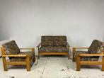 Sofa - tweezitsbank en twee fauteuils met houten structuur, Antiek en Kunst