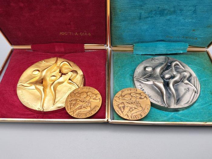 Japan. 4x Commemorative Olympic medals in 1972 & 1964, Verzamelen, Overige Verzamelen