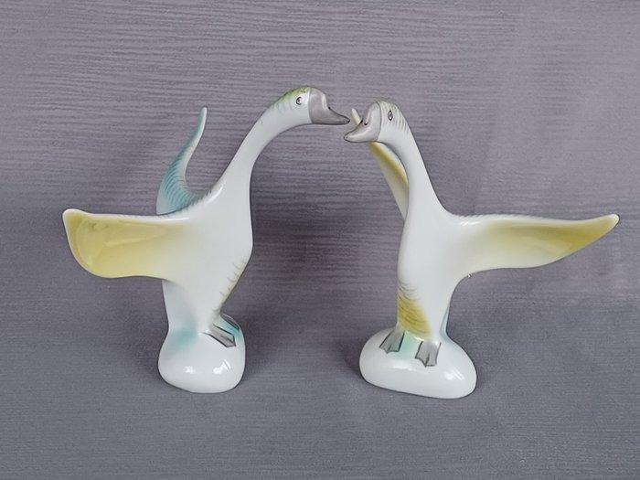 Hollohaza - Figuur (2) - Porselein, Antiek en Kunst, Curiosa en Brocante