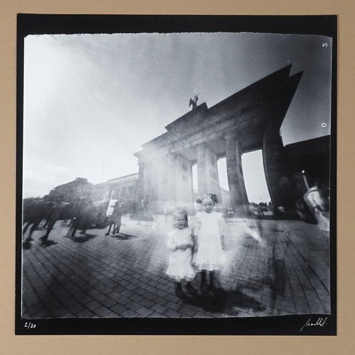 Frank Machalowski - ghosts of...#184 Berlin, Antiek en Kunst, Kunst | Designobjecten