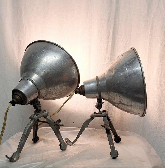 A.E. Cremer Paris - Projecteur (2) - Film, Théâtre &, Antiquités & Art, Antiquités | Assiettes décoratives & Carrelages