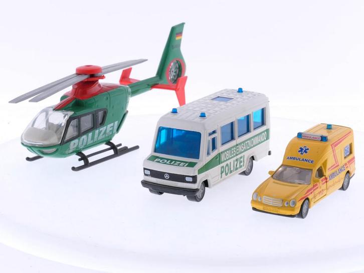 Schaal 1:55 Siku 1931, 2016 en 2538 set van 3 hulpdienstv..., Hobby en Vrije tijd, Modelbouw | Vliegtuigen en Helikopters, Gebruikt