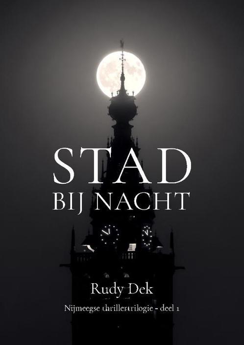 Stad bij nacht / Nijmeegse thriller / 1 9789492435217, Boeken, Overige Boeken, Gelezen, Verzenden