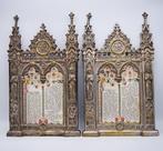 Lijst (2) - Metaal, Verzilverd - Paar kerkelijke plaquettes, Antiek en Kunst
