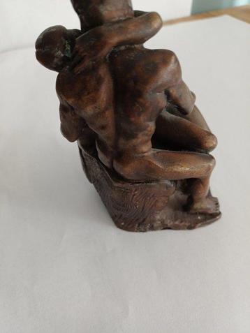 Miniatuur beeldje - Beeldje van een omhelzend paar - Brons, Antiek en Kunst