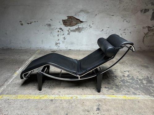 Cassina - Le Corbusier - Chaise longue - LC4 - Cuir, Métal, Antiek en Kunst, Kunst | Designobjecten