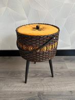 Naaidoos - Hout, Plastic, Textiel, Riet