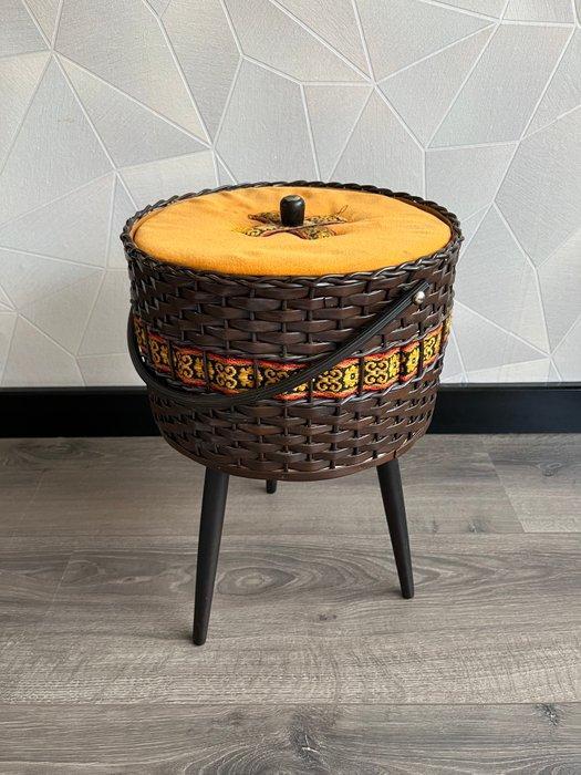 Naaidoos - Hout, Plastic, Textiel, Riet, Antiek en Kunst, Curiosa en Brocante