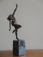 sculptuur, Danseuse au serpent - after Claire Colinet - 52