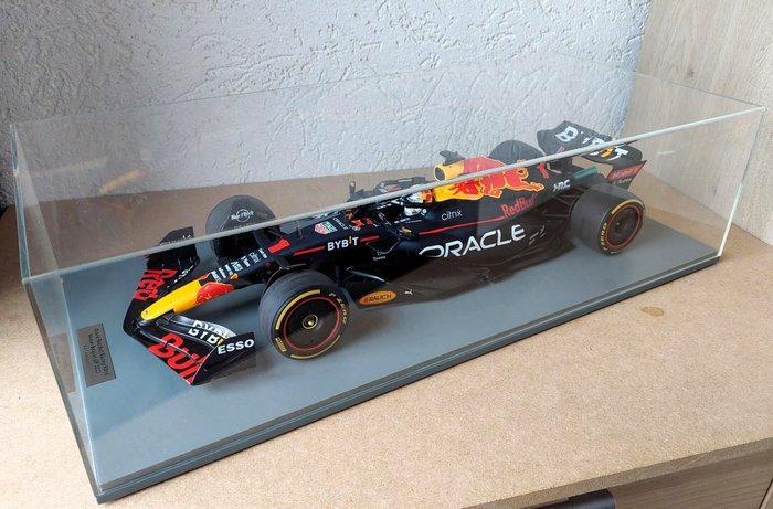 Spark 1:12 - Modelauto - Oracle Red Bull Racing RB18 winnaar, Hobby en Vrije tijd, Modelauto's | 1:5 tot 1:12