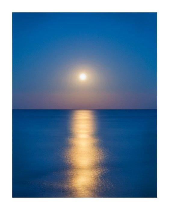 Andre Lichtenberg - Pink Moonrise, Antiek en Kunst, Kunst | Designobjecten
