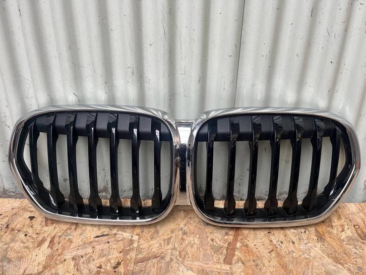 Calandre BMW X1 F48 LCI 2019-2022 CHROME 8493451 / 8493452, Auto-onderdelen, Carrosserie, Ophalen