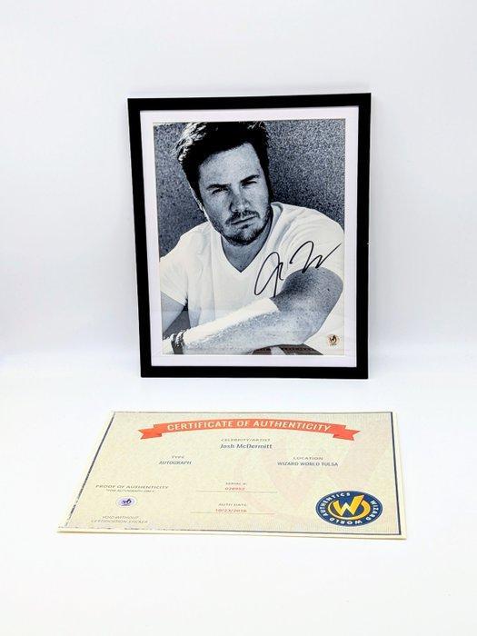 The Walking Dead - Josh McDermitt (Eugene Porter) - Verified, Collections, Cinéma & Télévision