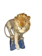 Royal Dux (attr.) - Beeldje - Lion and Lioness Pair (2) -