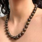 Collier en opale de Boulder australienne naturelle sphérique