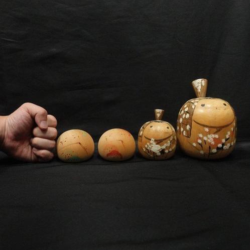 Jolie poupée Sosaku Kokeshi «  » / kokeshi - Bois -, Antiek en Kunst, Curiosa en Brocante
