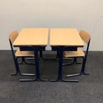 Complete school set van 50 stuks tafels + stoelen (stip, Gebruikt, Eén, Hout