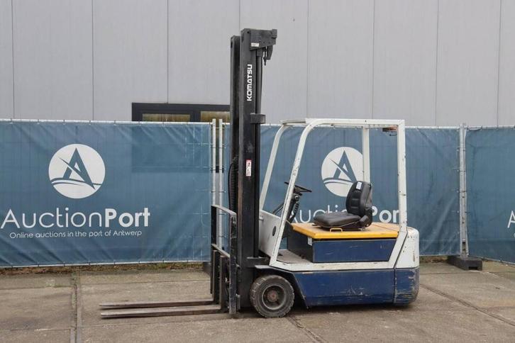 Veiling: Heftruck Komatsu FB20M-2E Elektrisch 2000kg 1998, Articles professionnels, Machines & Construction | Chariots élévateurs & Transport interne