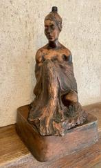 Marie-Joséphe Bourron (1931-2012) - Jeune femme assise (Pied, Antiek en Kunst