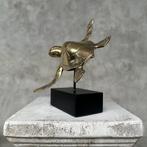 Sculpture, NO RESERVE PRICE - Turtle on a Stand Bronze