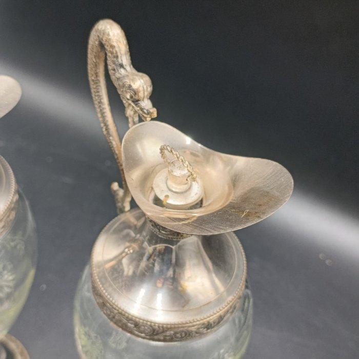 buton distillerie - casa fontana - Kan (2) - geslepen, Antiquités & Art, Antiquités | Meubles | Tables