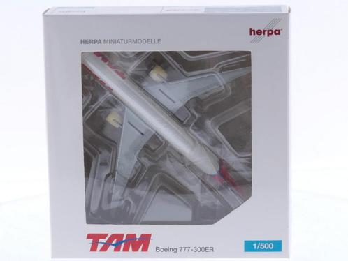 Schaal 1:500 Herpa 506861 TAM Boeing 777-300ER Reg. PT-MU..., Hobby en Vrije tijd, Modelbouw | Vliegtuigen en Helikopters, Zo goed als nieuw