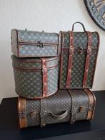 Kist - Hout, Leder Messing - Vier retro koffers