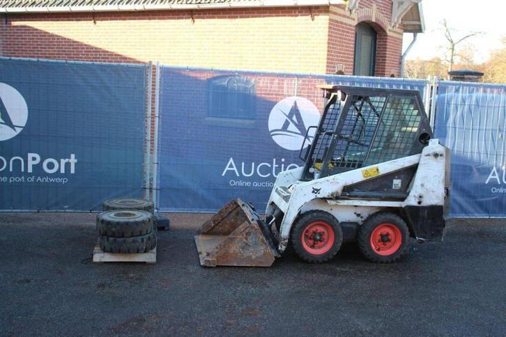 Veiling: Schranklader Bobcat 530 Diesel, Articles professionnels, Machines & Construction | Grues & Excavatrices, Enlèvement