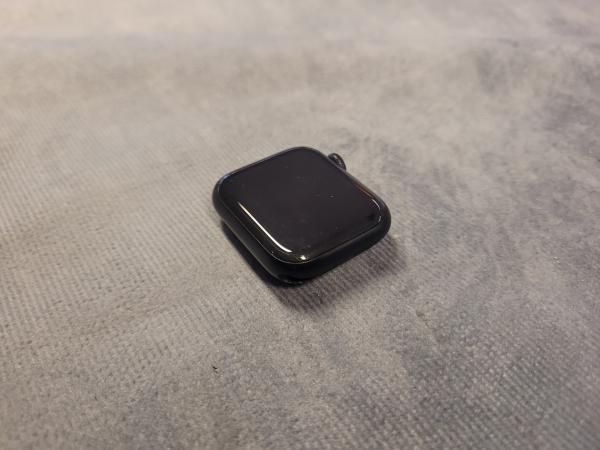 Veiling - Apple Watch SE 40mm Zonder Band | iCloud Lock, Handtassen en Accessoires, Smartwatches