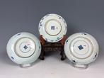 Blauw-wit bord (Lot.389395&396) - Porselein, Keramiek -