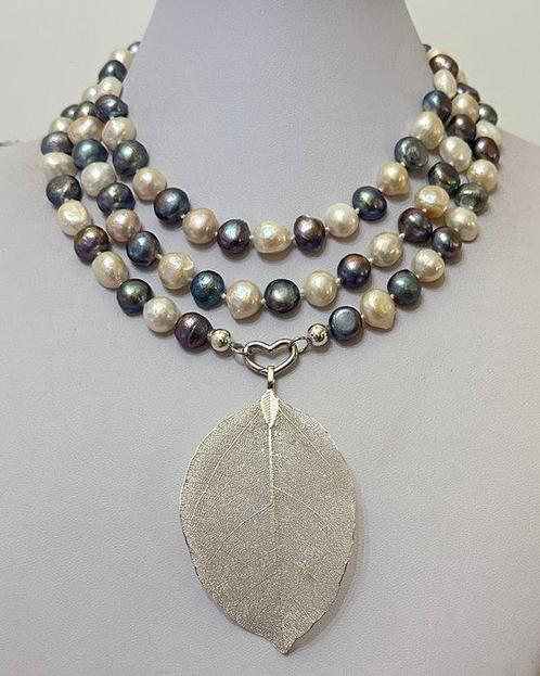 Collier de perles barroques (blanc et gris) avec pendentif, Antiek en Kunst, Antiek | Boeken en Manuscripten