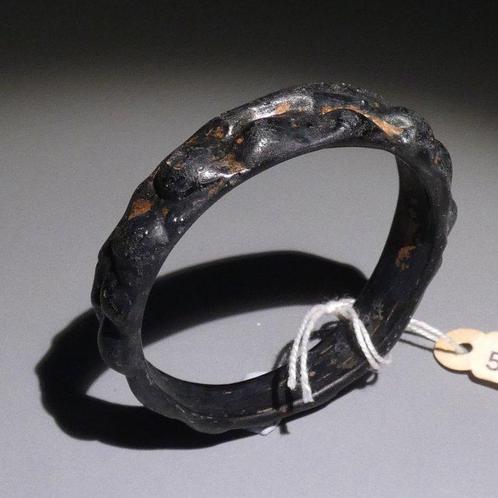 Romain antique Verre Bracelet. 5,3 cm de diamètre. Très, Verzamelen, Mineralen en Fossielen