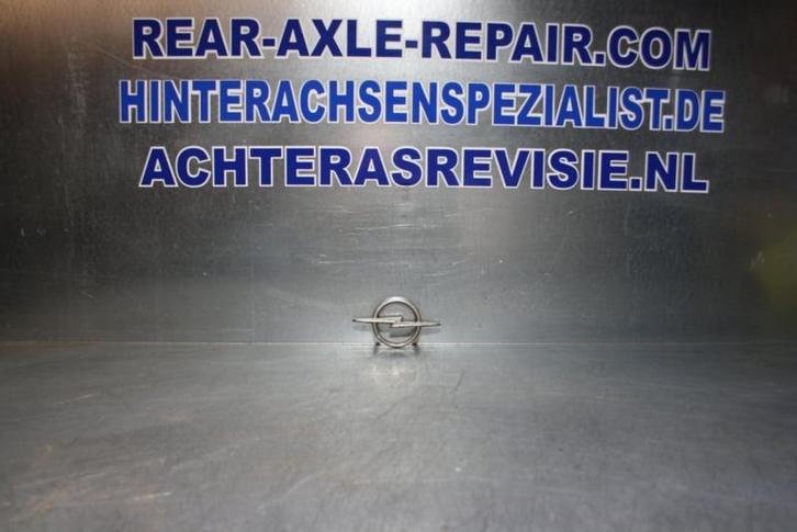 Embleem Opel Kadett B, gebruikt. (Emblemen, Overig), Auto-onderdelen, Carrosserie, Gebruikt, Opel, Verzenden