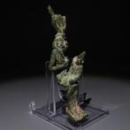 Oud-Egyptisch Brons Isis die de figuur van Harpocrates, Verzamelen, Mineralen en Fossielen