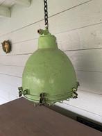 Plafonnier cage - Vert / fer / chaîne de 50 cm incluse.