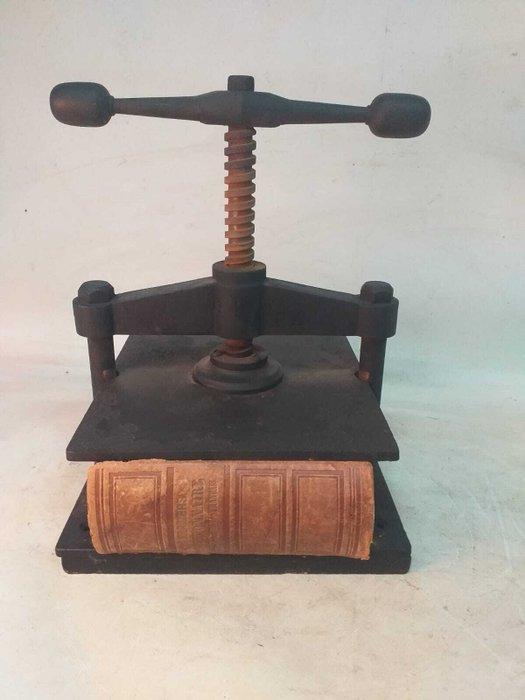 Pers Industrial - gietijzeren boekenpers, Antiek en Kunst, Antiek | Wandborden en Tegels