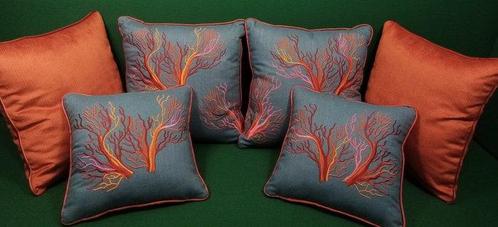 Kussen set met Corals stof, door Manufatti Toscani,, Antiek en Kunst, Curiosa en Brocante