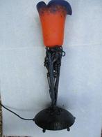 Lampe - Art Déco. Tulipe signée Le Verre Français. Fer Forgé