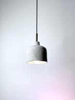 neo - Rodrigo Vairinhos - Plafondlamp - BELL_concrete -, Antiek en Kunst, Antiek | Verlichting