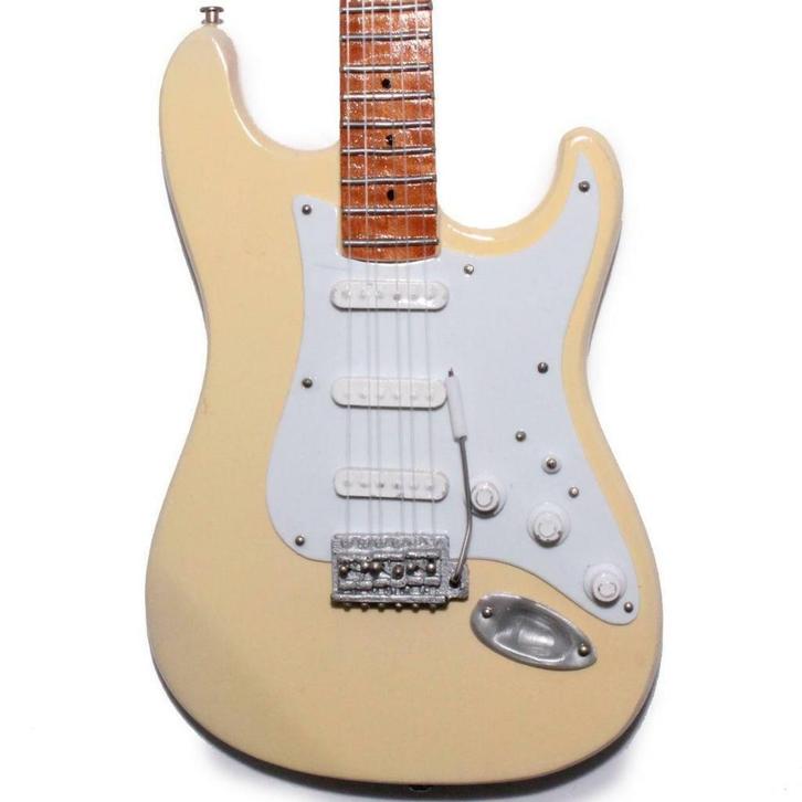 Miniatuur Fender Stratocaster gitaar met gratis standaard, Verzamelen, Film en Tv, Nieuw, Verzenden