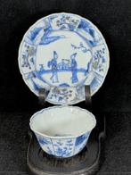 Tasse à thé et soucoupe, en excellent état - Porcelaine -