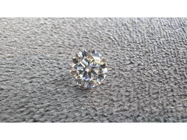 Veiling - Moissanite briljant 1.00 crt ( GRA gecertificeerd, Handtassen en Accessoires, Edelstenen