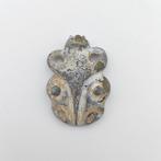 Oud Tibetaans of Nepalees Jade Monsterkop met slangenkraal