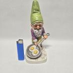 Goebel - Beeldje - Goebel gnome Well 503 - Bit the Bachelor