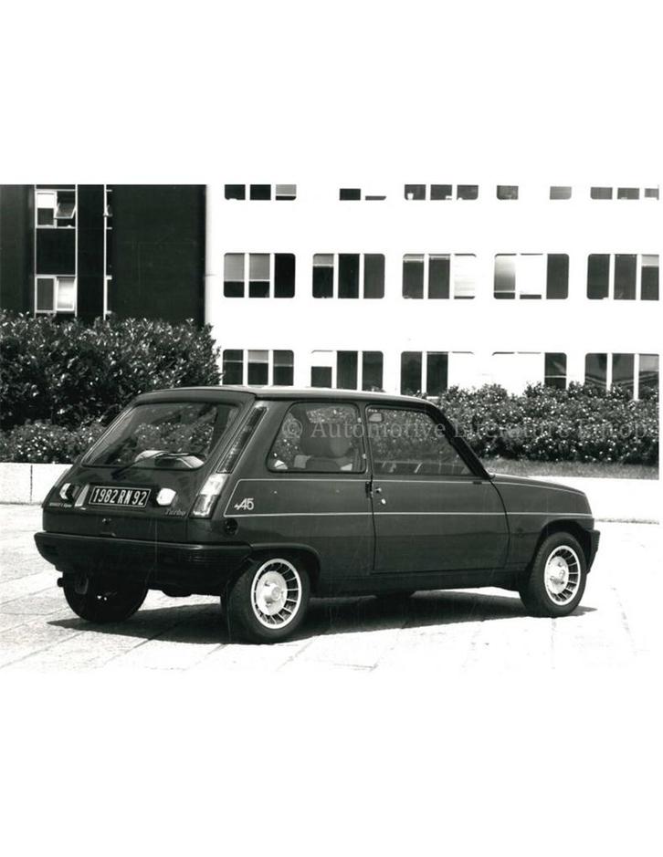 1982 RENAULT 5 ALPINE TURBO PERSFOTO, Boeken, Auto's | Folders en Tijdschriften