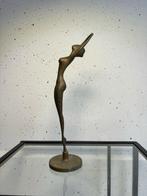 Beeld, De Bronzen Dansende Balerina: De Poëzie van de