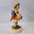 Goebel - Beeldje - Hummel #812/0 - School girl - TMK7 -
