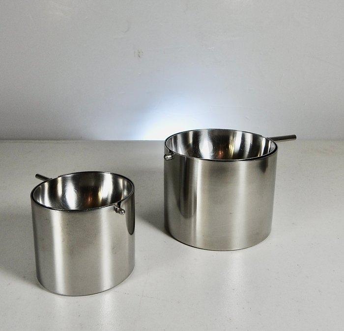 Stelton - Arne Jacobsen - Asbak - Cylinda line - rvs, Antiek en Kunst, Antiek | Meubels | Stoelen en Sofa's